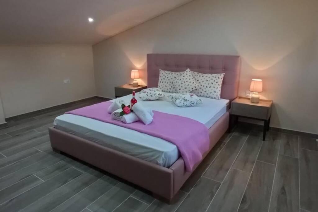Aretoysa Center Luxury Suites 2 Nea Peramos  Ngoại thất bức ảnh