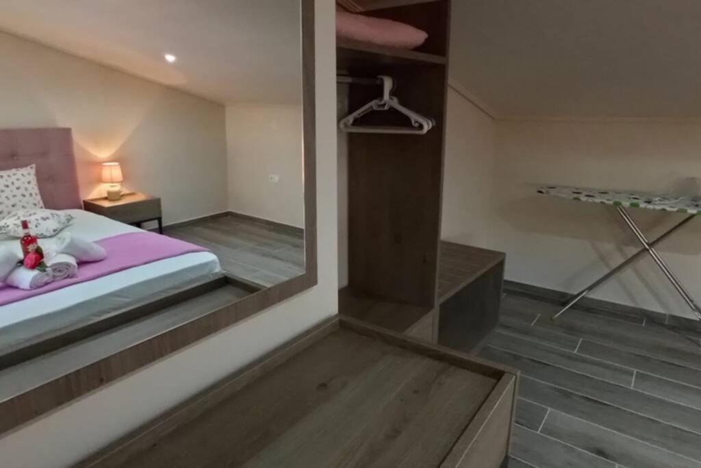 Aretoysa Center Luxury Suites 2 Nea Peramos  Ngoại thất bức ảnh
