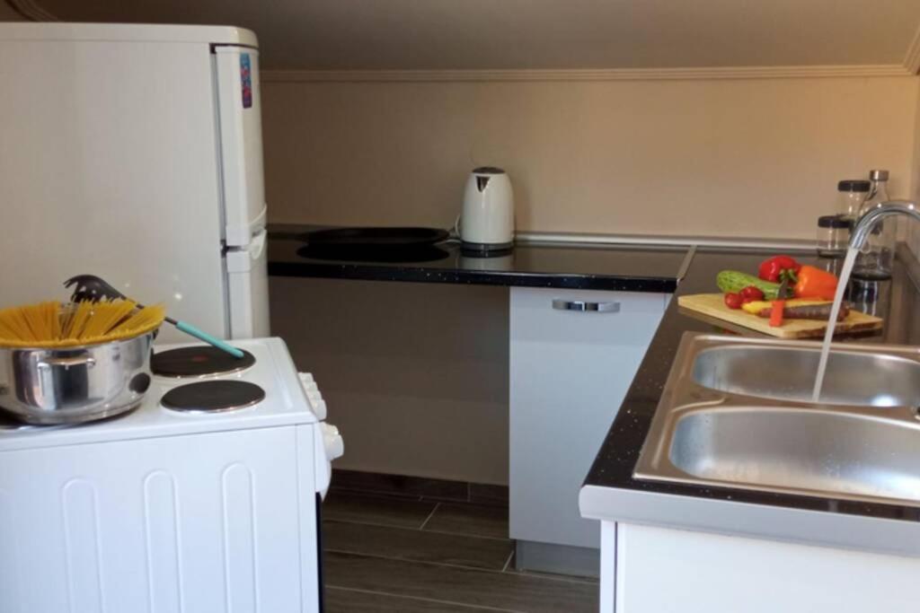 Aretoysa Center Luxury Suites 2 Nea Peramos  Ngoại thất bức ảnh