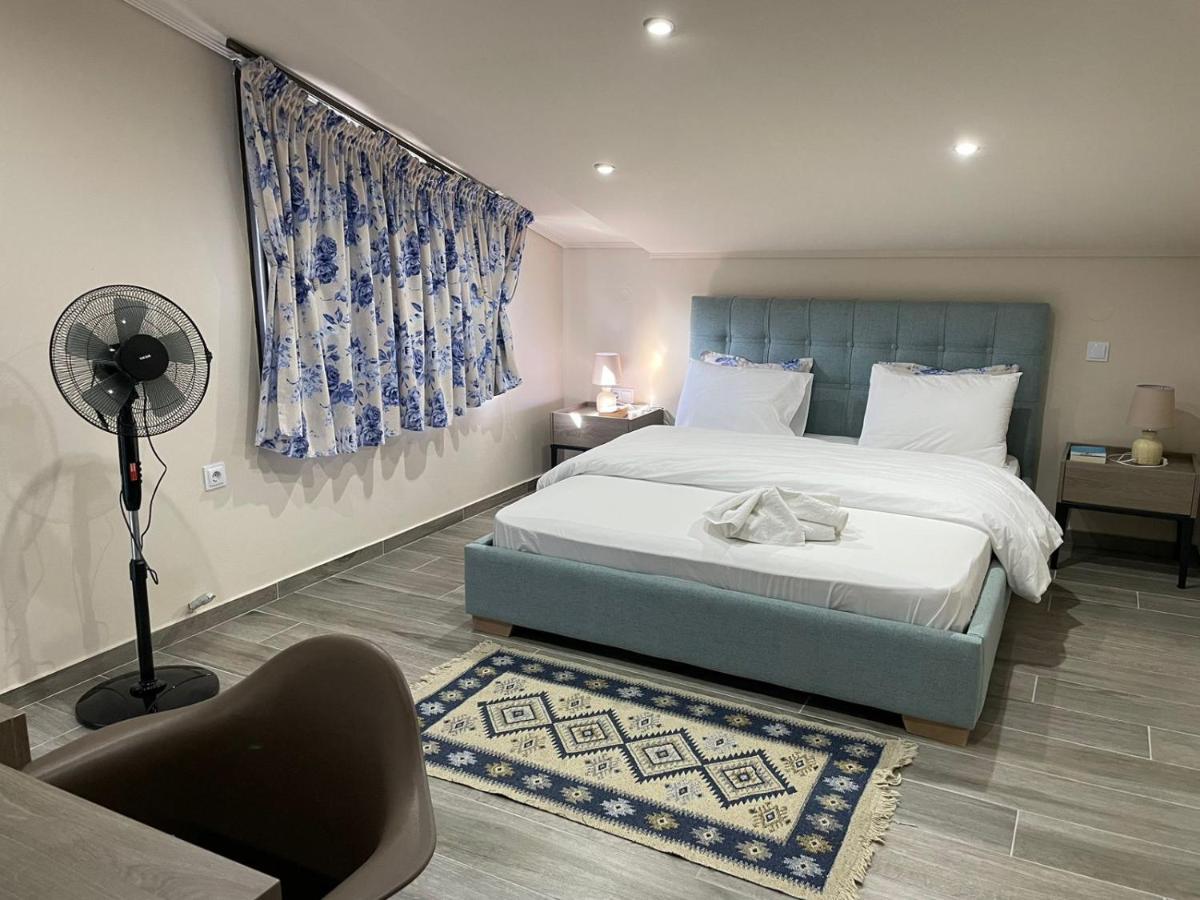 Aretoysa Center Luxury Suites 2 Nea Peramos  Ngoại thất bức ảnh